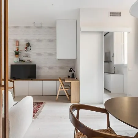 Apartment San Vitale 86, A Stone's Throw From The Two Towers