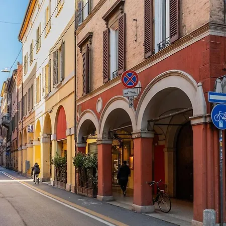 San Vitale 86, A Stone's Throw From The Two Towers شقة