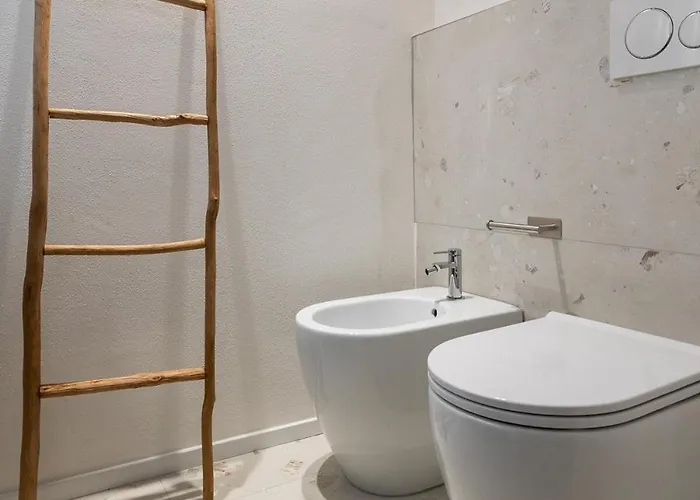 San Vitale 86, A Stone's Throw From The Two Towers *