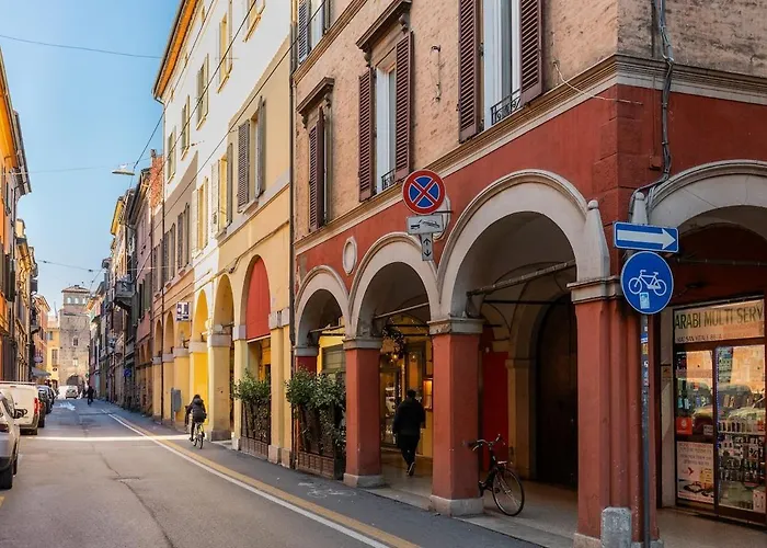 San Vitale 86, A Stone's Throw From The Two Towers 아파트